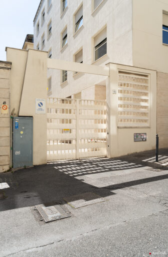 La Palazzina Salvatelli vista da via Eleonora Duse. Fotografie © Archweb.com