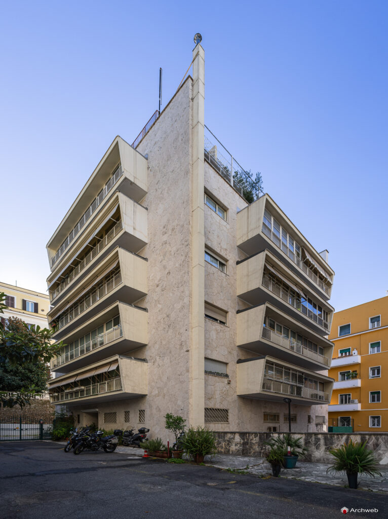 Palazzina in via Fratelli Ruspoli. Progetto Ugo Luccichenti. Fotografie © Archweb.com