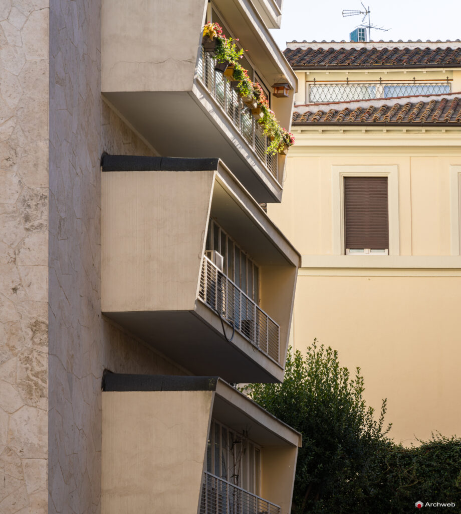 Palazzina in via Fratelli Ruspoli. Progetto Ugo Luccichenti. Fotografie © Archweb.com