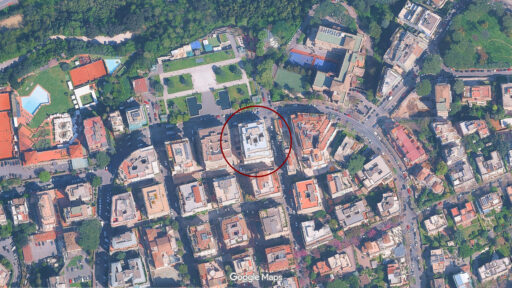 Palazzina in via Tommaso Salvini, progettata dallo studio Monaco-Luccichenti. Fotografie © GoogleMaps