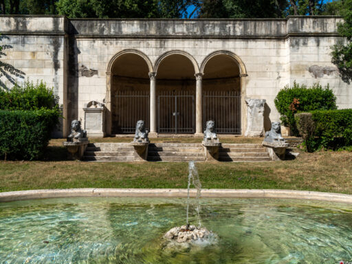 Portico dei Leoni a Villa Borghese