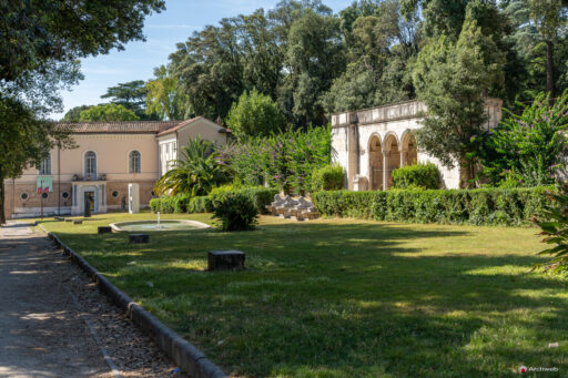 Portico dei Leoni a Villa Borghese. Fotografie © Archweb.com