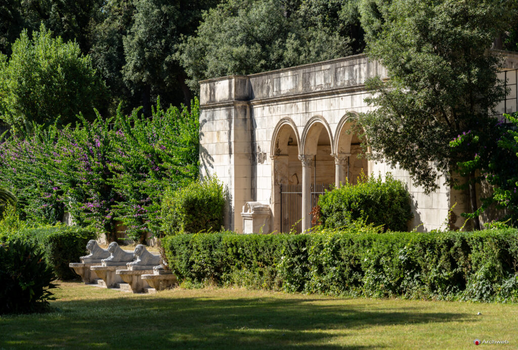 Portico dei Leoni a Villa Borghese. Fotografie © Archweb.com