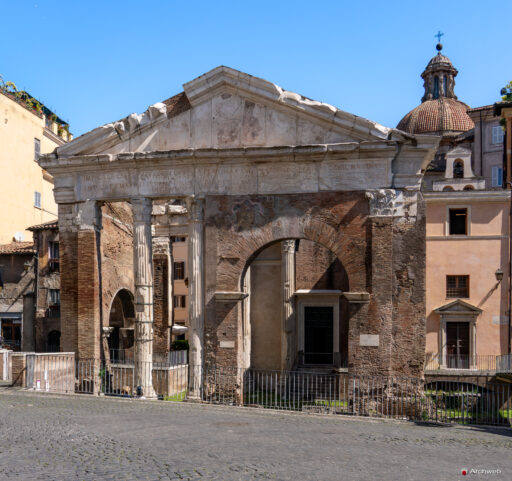 Portico di Ottavia (porticus Octaviae). Fotografie © Archweb.com