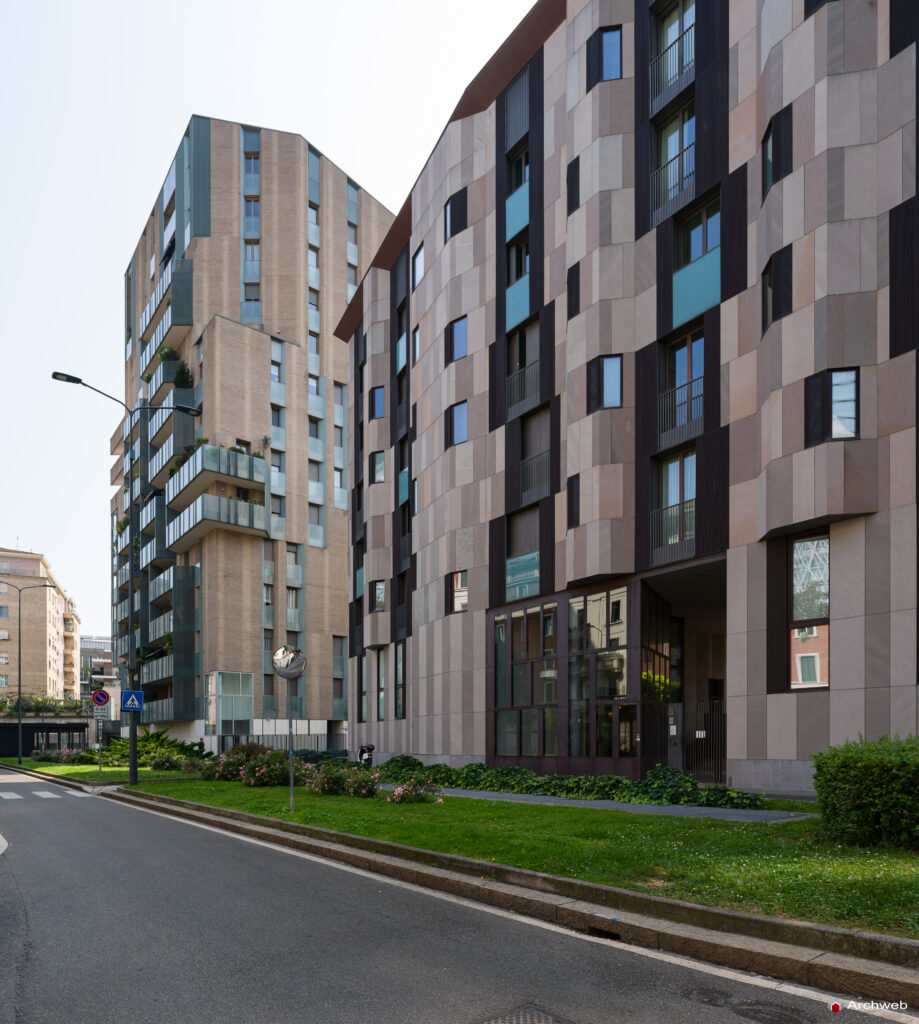 Facciata su via Francesco Viganò del complesso residenziale "La corte verde" a MIlano nel quartiere Porta Nuova