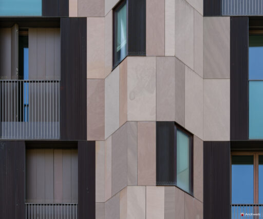 Dettaglio della facciata del complesso residenziale "La corte verde" a MIlano nel quartiere Porta Nuova