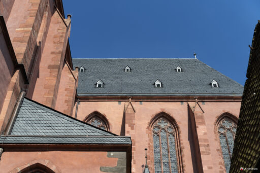 Dettaglio della copertura del Duomo di Francoforte sul Meno - Fotografie © Archweb.com