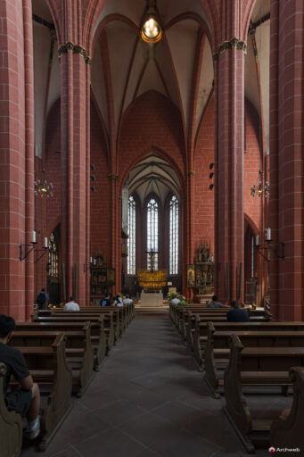 Interno del Duomo di Francoforte sul Meno - Fotografie © Archweb.com
