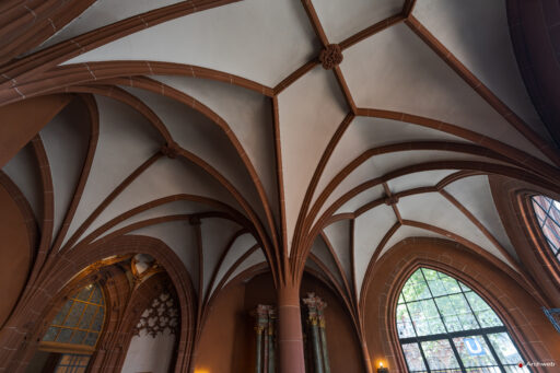 Interno del Duomo di Francoforte sul Meno - Fotografie © Archweb.com
