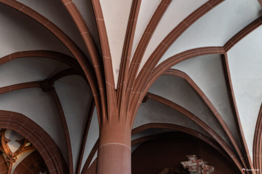 Interno del Duomo di Francoforte sul Meno - Fotografie © Archweb.com