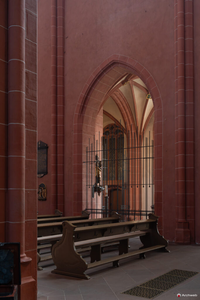 Interno del Duomo di Francoforte sul Meno - Fotografie © Archweb.com