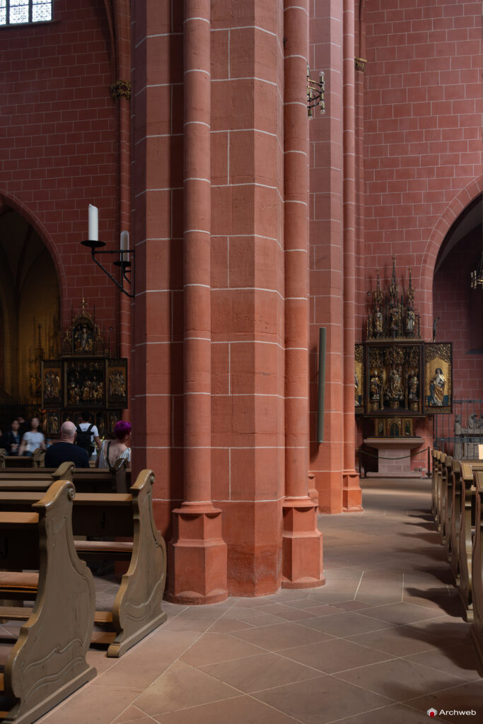 Interno del Duomo di Francoforte sul Meno - Fotografie © Archweb.com