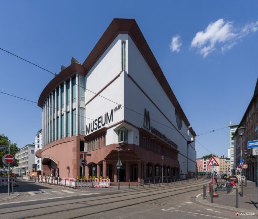 MMK – Museum für Moderne Kunst di Francoforte sul Meno, progettato da Hans Hollein