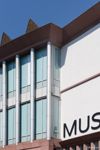 MMK – Museum für Moderne Kunst di Francoforte sul Meno, progettato da Hans Hollein