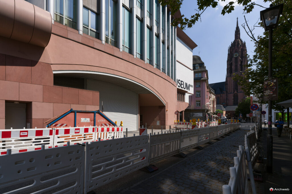 MMK – Museum für Moderne Kunst di Francoforte sul Meno, progettato da Hans Hollein