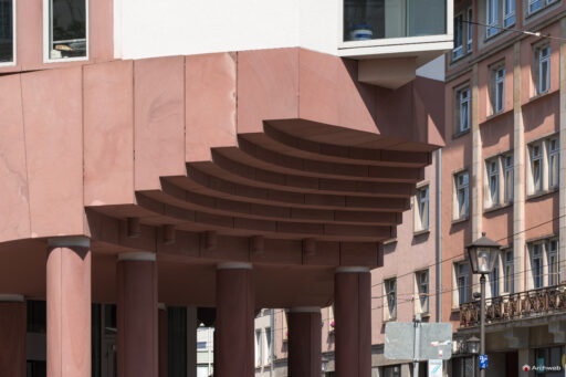 MMK – Museum für Moderne Kunst di Francoforte sul Meno, progettato da Hans Hollein