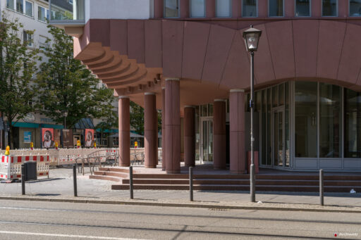 MMK – Museum für Moderne Kunst di Francoforte sul Meno, progettato da Hans Hollein