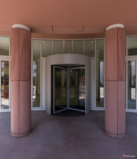 MMK – Museum für Moderne Kunst di Francoforte sul Meno, progettato da Hans Hollein
