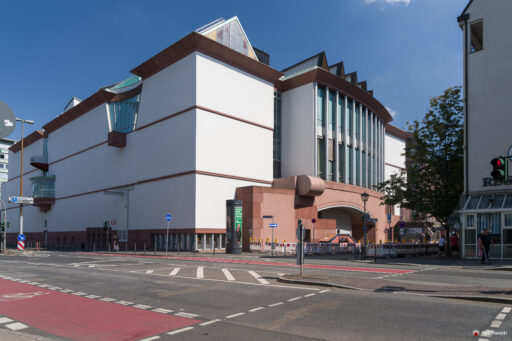 MMK – Museum für Moderne Kunst di Francoforte sul Meno, progettato da Hans Hollein