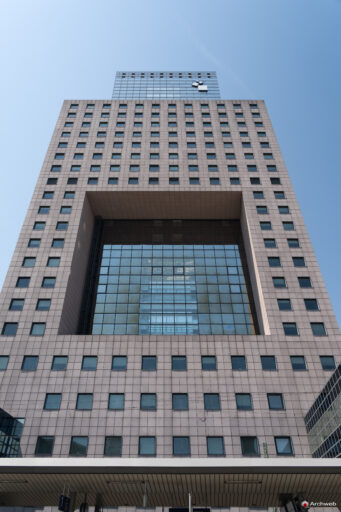Il Masse Torhaus, grattacielo nel quartiere fieristico Francoforte, progettato da Oswald Mathias Ungers - Fotografie © Archweb.com
