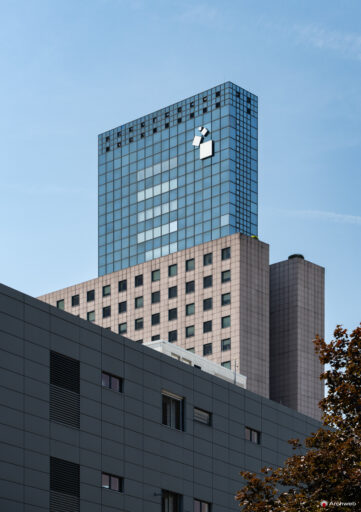 Il Masse Torhaus, grattacielo nel quartiere fieristico Francoforte, progettato da Oswald Mathias Ungers - Fotografie © Archweb.com