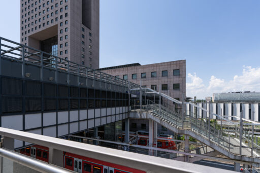 Il Masse Torhaus, grattacielo nel quartiere fieristico Francoforte, progettato da Oswald Mathias Ungers - Fotografie © Archweb.com