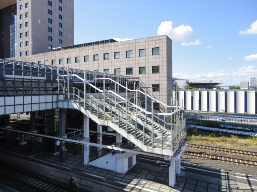 Il Masse Torhaus, grattacielo nel quartiere fieristico Francoforte, progettato da Oswald Mathias Ungers - Fotografie © Archweb.com