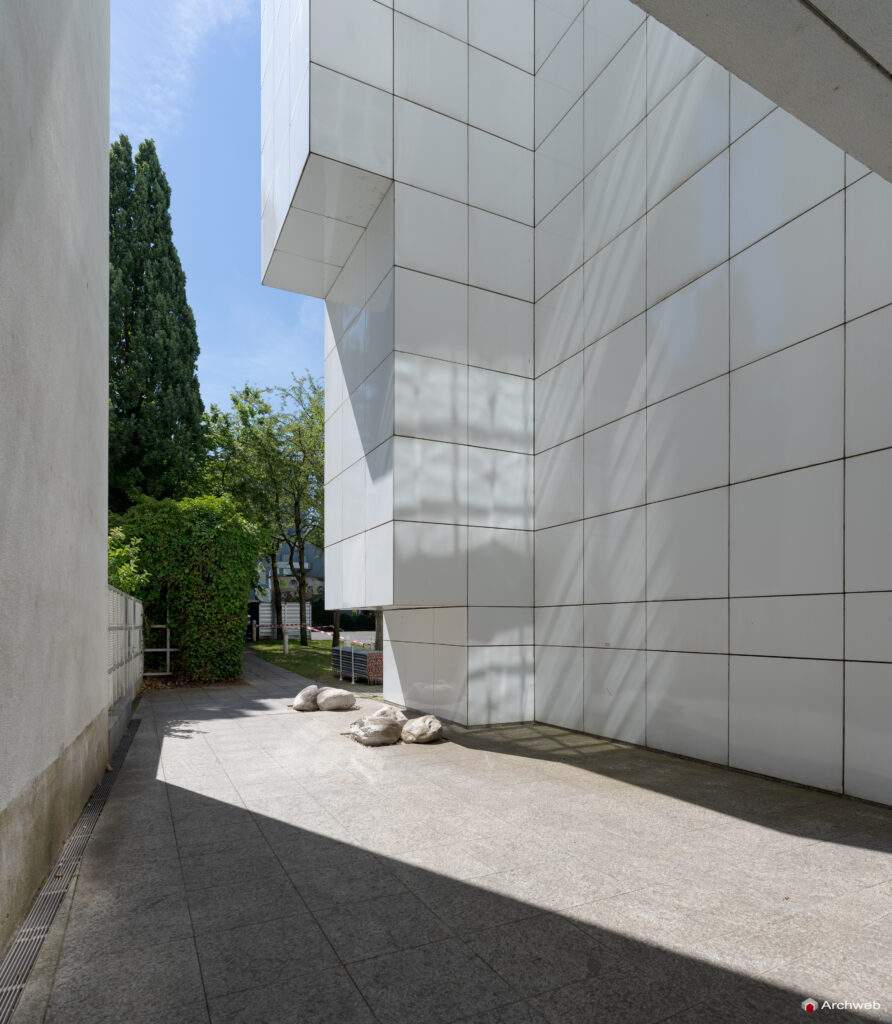 Museum Angewandte Kunst (MAK) di Francoforte progettato da Richard Meier - Fotografie © Archweb.com