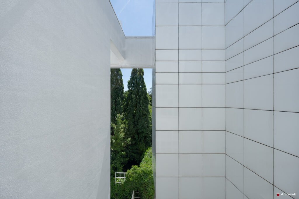 Museum Angewandte Kunst (MAK) di Francoforte progettato da Richard Meier - Fotografie © Archweb.com