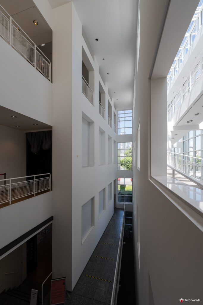 Museum Angewandte Kunst (MAK) di Francoforte progettato da Richard Meier - Fotografie © Archweb.com