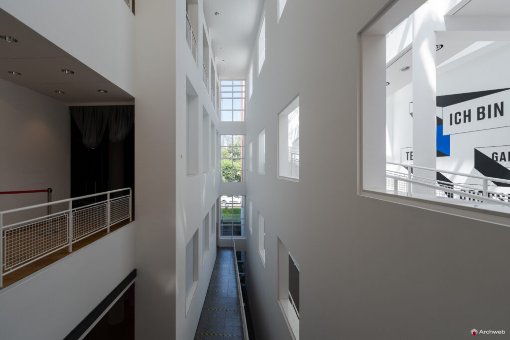 Museum Angewandte Kunst (MAK) di Francoforte progettato da Richard Meier - Fotografie © Archweb.com