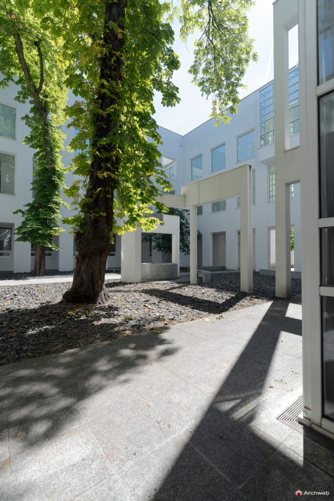 Museum Angewandte Kunst (MAK) di Francoforte progettato da Richard Meier - Fotografie © Archweb.com
