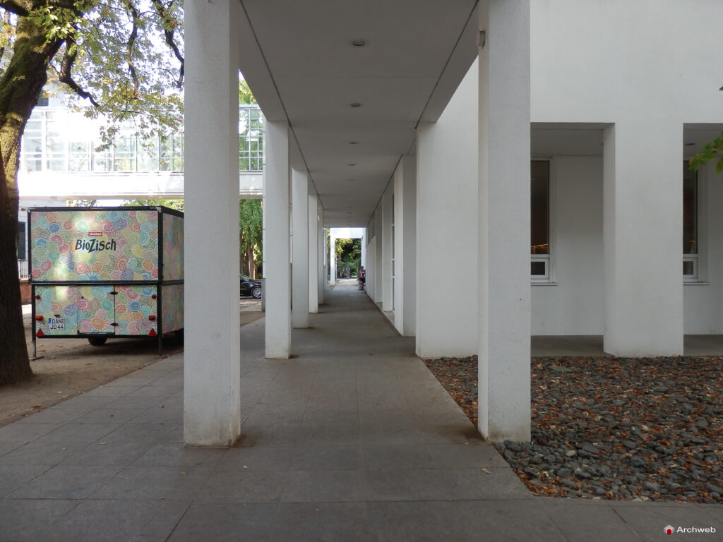 Museum Angewandte Kunst (MAK) di Francoforte progettato da Richard Meier - Fotografie © Archweb.com