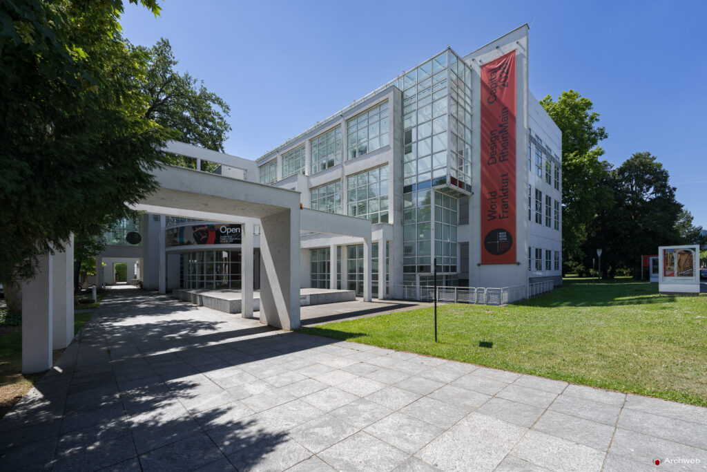 Museum Angewandte Kunst (MAK) di Francoforte progettato da Richard Meier - Fotografie © Archweb.com