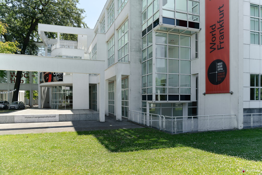Museum Angewandte Kunst (MAK) di Francoforte progettato da Richard Meier - Fotografie © Archweb.com