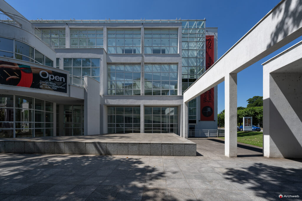 Museum Angewandte Kunst (MAK) di Francoforte progettato da Richard Meier - Fotografie © Archweb.com