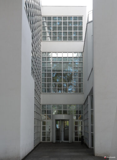 Museum Angewandte Kunst (MAK) di Francoforte progettato da Richard Meier - Fotografie © Archweb.com
