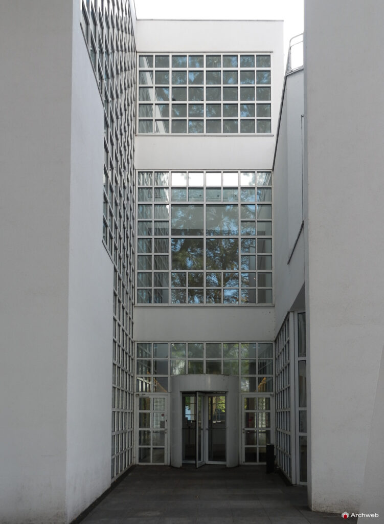 Museum Angewandte Kunst (MAK) di Francoforte progettato da Richard Meier - Fotografie © Archweb.com