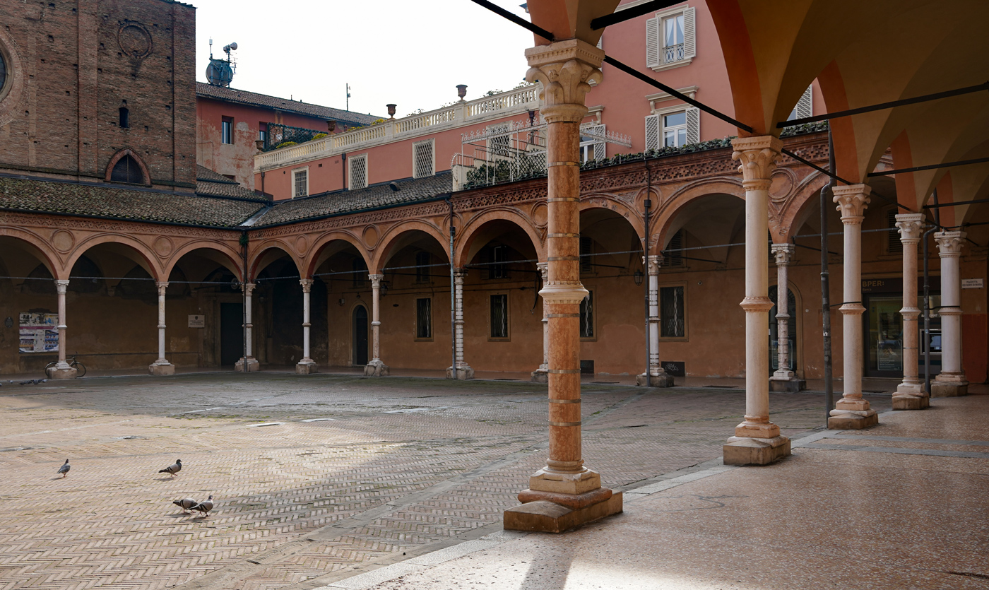 Portico dei servi Bologna