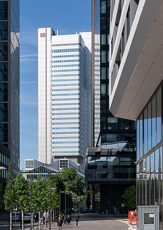 Il grattacielo "Silberturm"