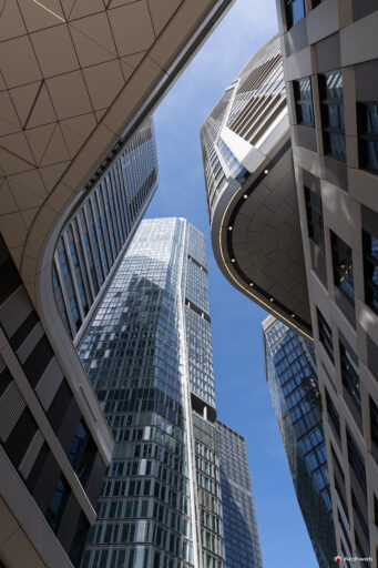 Il gruppo di grattacieli "Four Frankfurt" nel centro di Francoforte - Fotografie © Archweb.com