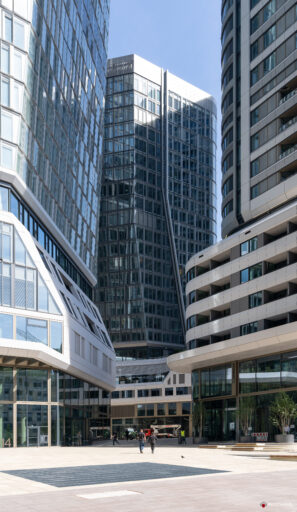 Il gruppo di grattacieli "Four Frankfurt" nel centro di Francoforte - Fotografie © Archweb.com