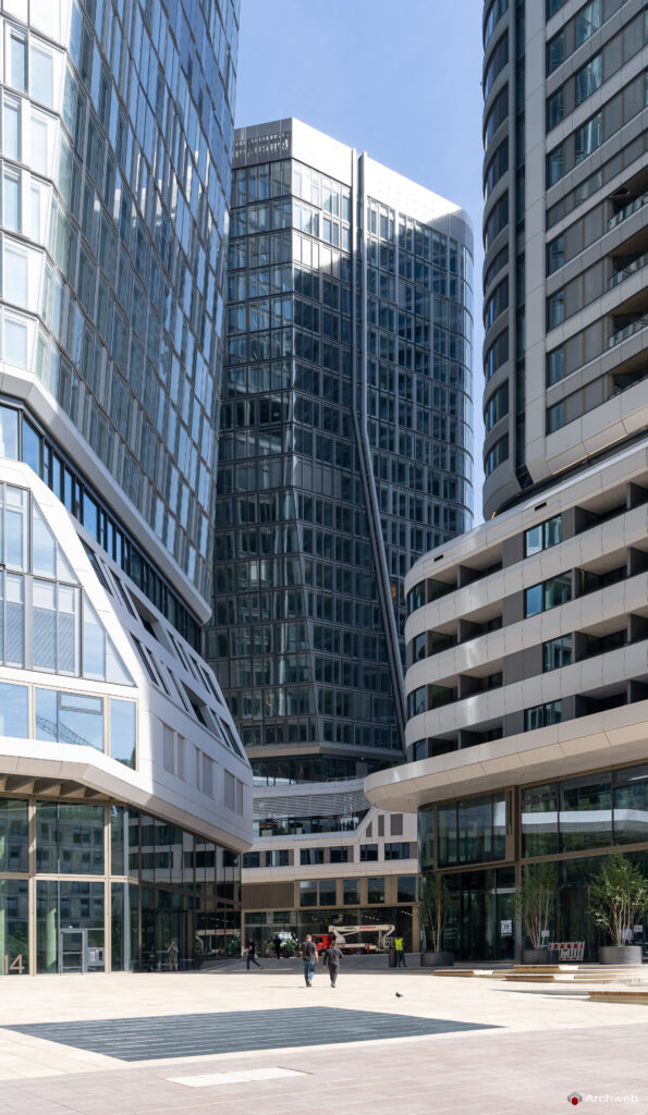 Il gruppo di grattacieli "Four Frankfurt" nel centro di Francoforte - Fotografie © Archweb.com