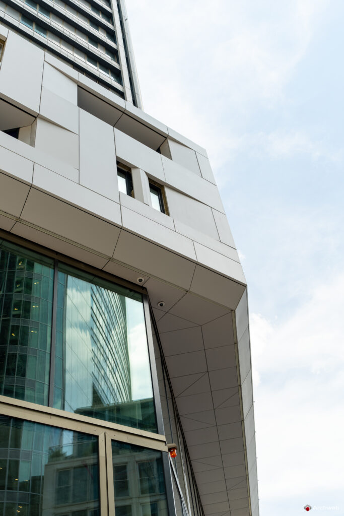Dettaglio di uno dei grattacieli del complesso "Four Frankfurt" - Fotografie © Archweb.com