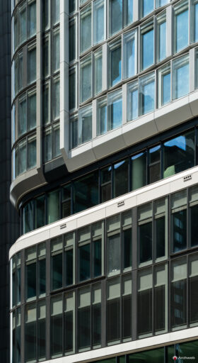 Dettaglio di uno dei grattacieli del complesso "Four Frankfurt" - Fotografie © Archweb.com