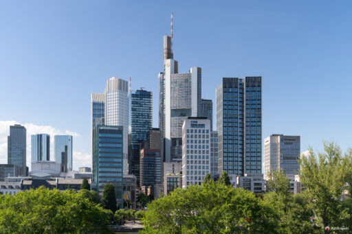 Il centro finanziario di Francoforte visto dalla sponda sud del fiume Meno - Fotografie © Archweb.com
