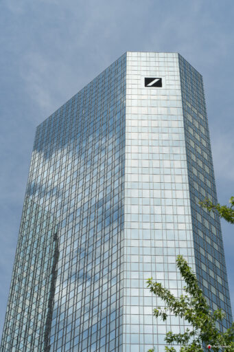 Una delle Deutsche Bank Twin Towers a Francoforte - Fotografie © Archweb.com