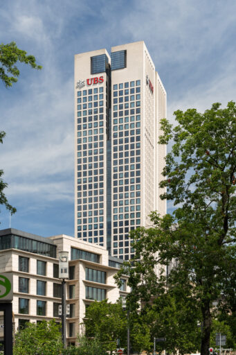 Il grattacielo Opernturm a Francoforte - Fotografie © Archweb.com