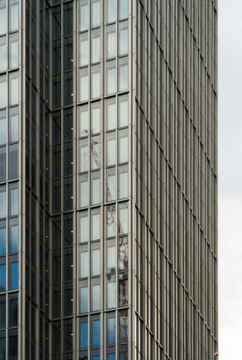 Dettaglio di un edificio nel centro di Francoforte - Fotografie © Archweb.com