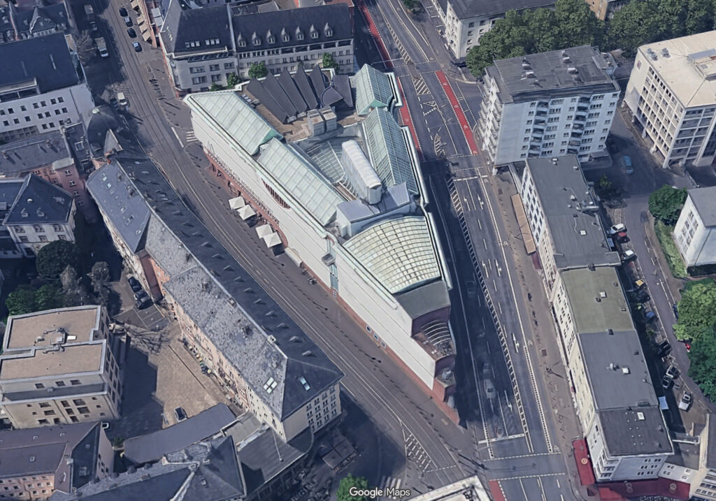 MMK – Museum für Moderne Kunst di Francoforte sul Meno, progettato da Hans Hollein